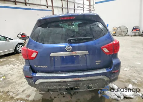 2017 Nissan Pathfinder S z USA, uszkodzony, nr VIN 5N1DR2MM1HC632091